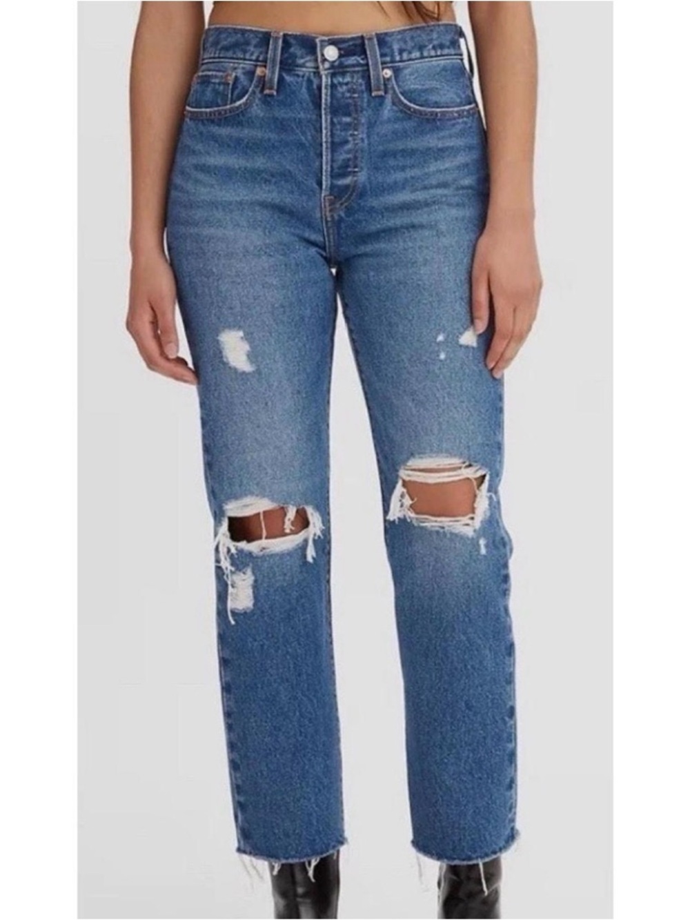 Levi’s Wedgie Straight Distressed Jeans Size 25 Cropped Raw Hem